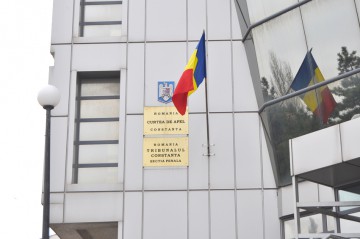 Bărbatul care şi-a înjunghiat amicul de pahar cu o foarfecă a fost condamnat